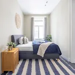 Charming Art Deco Style Apartment In The Heart Of Budapest