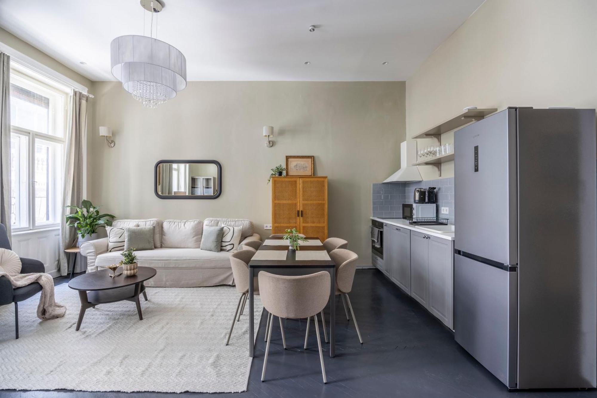 Charming Art Deco Style In The Heart Of * Budapest