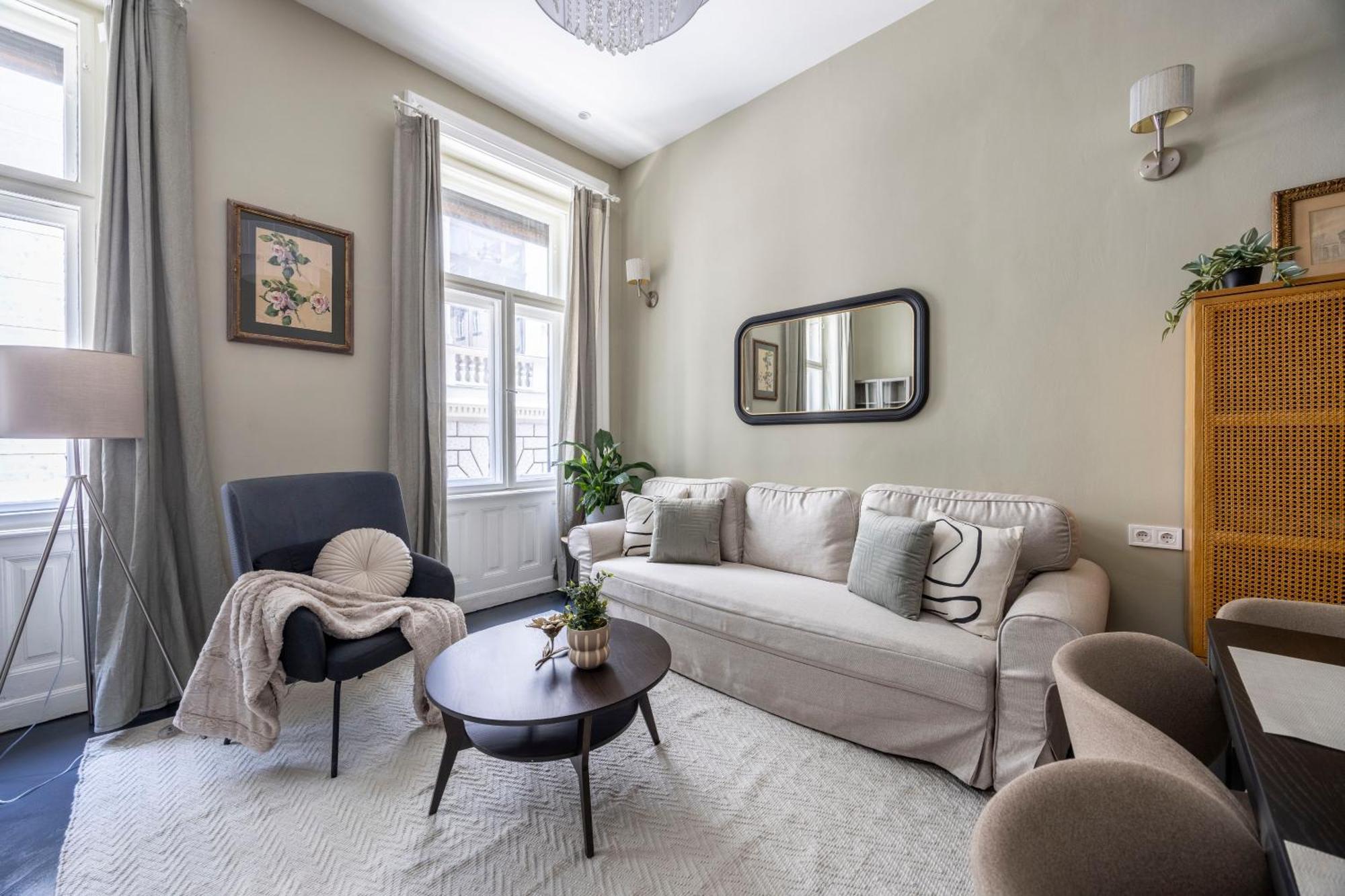 Charming Art Deco Style In The Heart Of Appartamento *