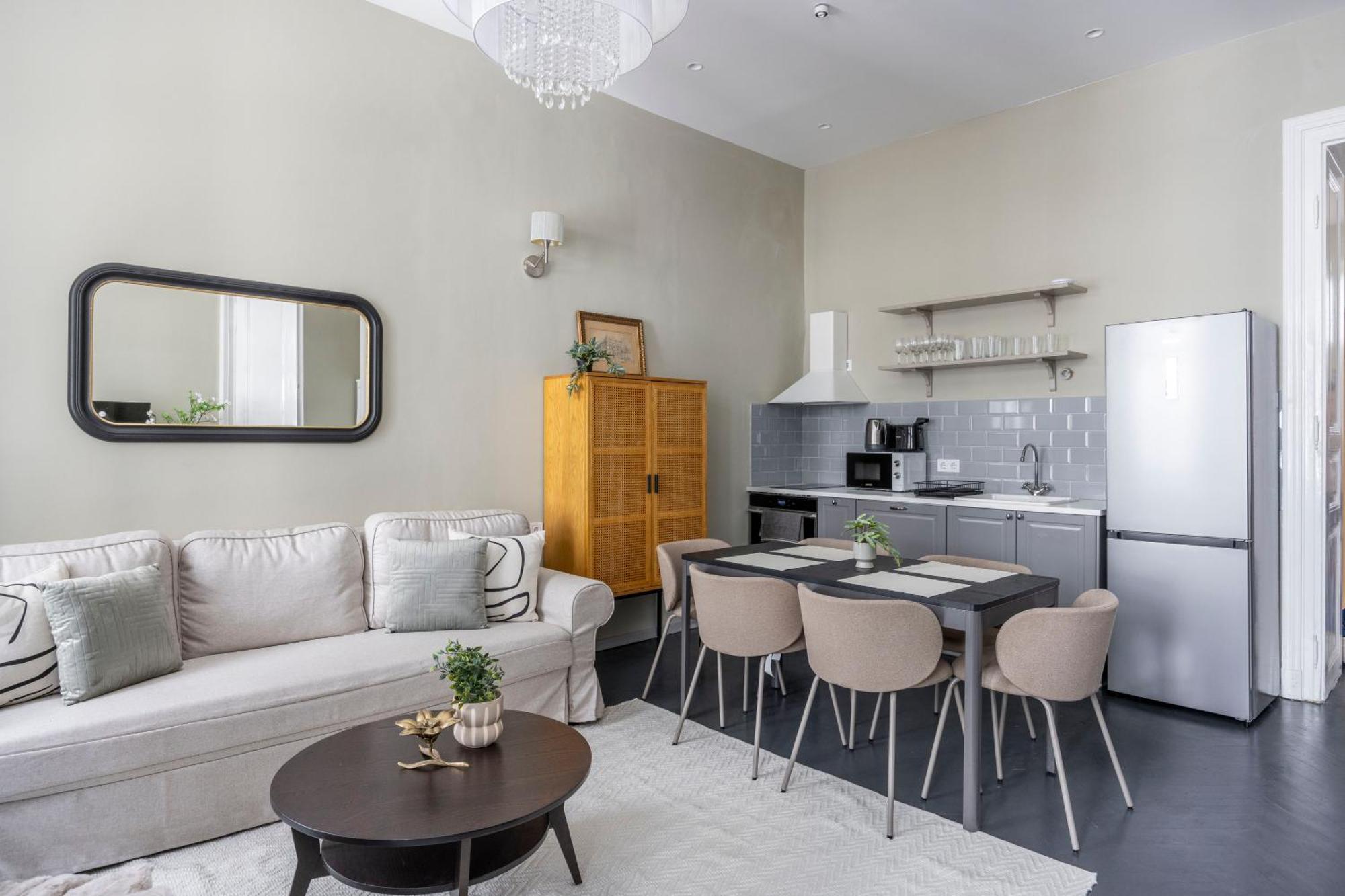 Charming Art Deco Style In The Heart Of Appartamento *